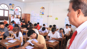 Se realizó el primer examen del Cepreunap en las instalaciones de la I. E. Sagrado Corazón