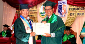 La UNAP celebró ceremonia de graduación de la Escuela de Economía