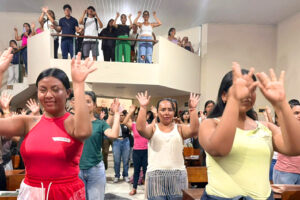 La UNAP promueve la inclusión y la comunicación accesible con taller de lengua de señas