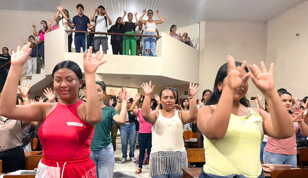 La UNAP promueve la inclusión y la comunicación accesible con taller de lengua de señas