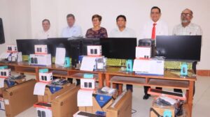 La UNAP entregó computadoras de alto rendimiento a ocho Facultades para fortalecer la inclusión educativa