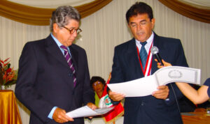 La UNAP lamenta el fallecimiento del escritor peruano Alfredo Bryce Echenique y recuerda su distinción como doctor honoris causa