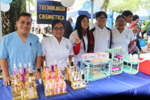 Expoferia Farmacéutica por el 27° aniversario de la Facultad de Farmacia y Bioquímica de la UNAP